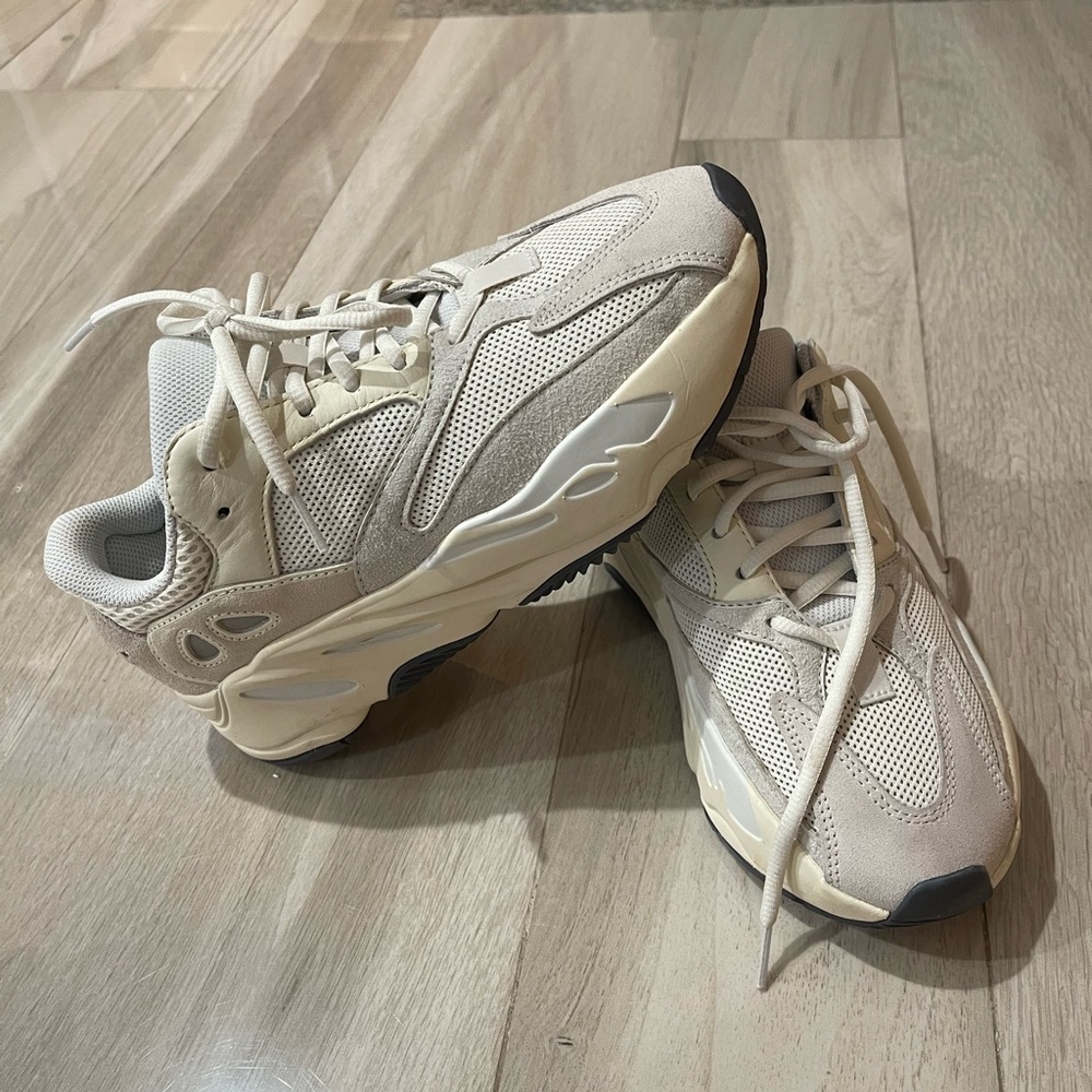 Yeezy Boost 700 size 7 white